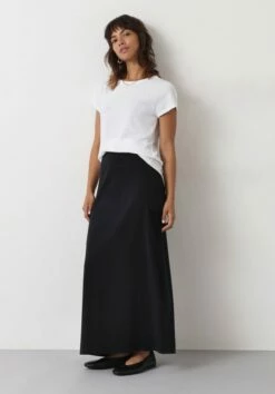 Slim Fit Crew T-Shirt -TrendyLuxe Store 000749 2807 02