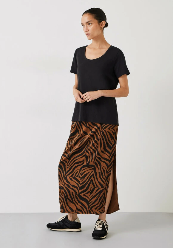 Hari Scoop Neck Cotton Slub T-Shirt 4 Hari Scoop Neck Cotton Slub T-Shirt - Image 2