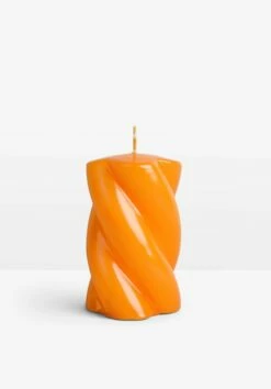 Anna & Nina Blunt Twisted Short Candle