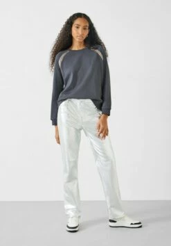 Aurelia Metallic Raglan Sweatshirt -TrendyLuxe Store 005797 3102 02