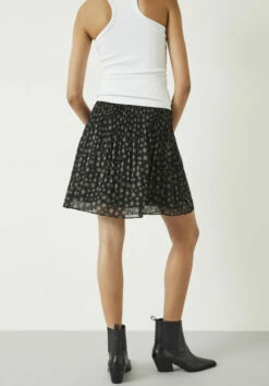 Nevah Pleat Mini Skirt -TrendyLuxe Store 006509 4202 03