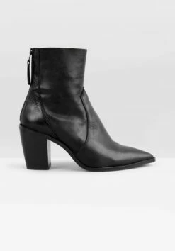 Tallis Leather Boots -TrendyLuxe Store 006679 2762 01