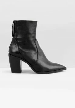 Finch Leather Boots 22 Finch Leather Boots -TrendyLuxe Store 006679 2762 07