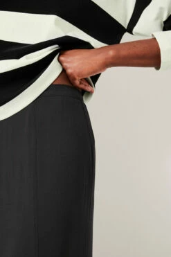 Anya Split Maxi Skirt -TrendyLuxe Store 008871 0456 04
