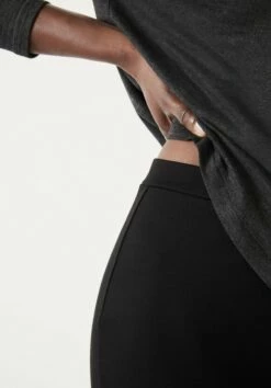 Regina Side Zip Jersey Leggings -TrendyLuxe Store 008881 0456 04