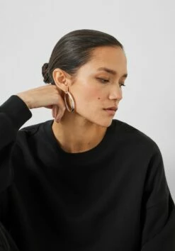 Quaden Oversized Sweatshirt -TrendyLuxe Store 009067 0456 04