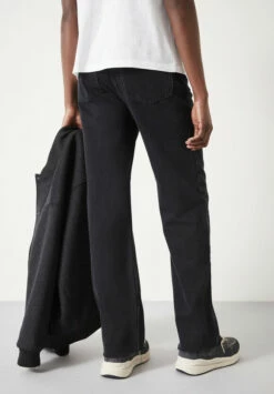 Remy Straight Raw Hem Jeans 21 Remy Straight Raw Hem Jeans -TrendyLuxe Store 009273 2826 03