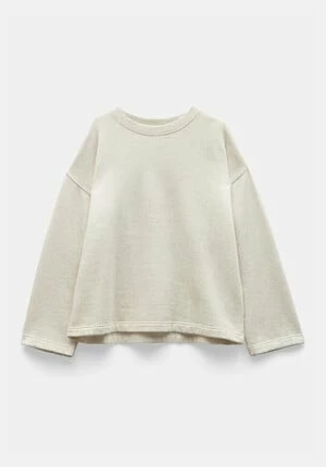Emilia Ruffle Sweatshirt 15 Emilia Ruffle Sweatshirt - Image 13