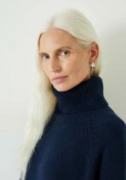 Ida Chunky Cashmere Roll Neck Jumper -TrendyLuxe Store 009642 1659 04