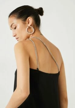 Lexie Chain Detail Top -TrendyLuxe Store 009735 0456 04