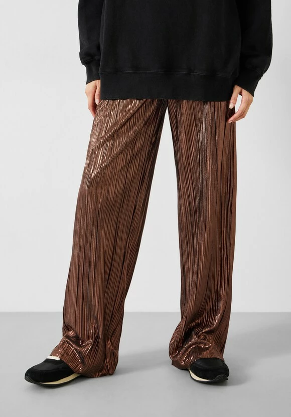 Reva Pleated Wide-Leg Trousers 3 Reva Pleated Wide-Leg Trousers - Image 2