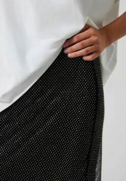 Una Sparkle Maxi Skirt 19 Una Sparkle Maxi Skirt -TrendyLuxe Store 009811 0456 03