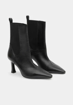 Leather Chelsea Stiletto Boots -TrendyLuxe Store 010104 0456 03