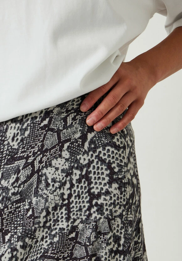 Kora Maxi Skirt 6 Kora Maxi Skirt - Image 4