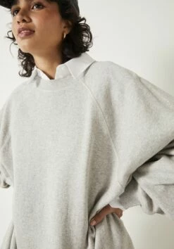 Megan Oversized Sweatshirt -TrendyLuxe Store 010388 4426 04
