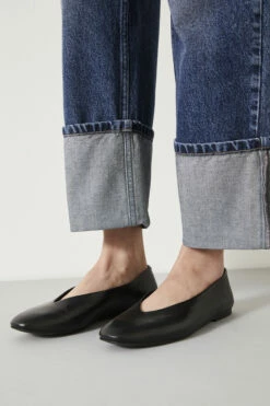 Monroe Leather Ballet Pump -TrendyLuxe Store 010389 2762 02