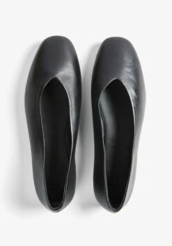 Monroe Leather Ballet Pump -TrendyLuxe Store 010389 2762 04